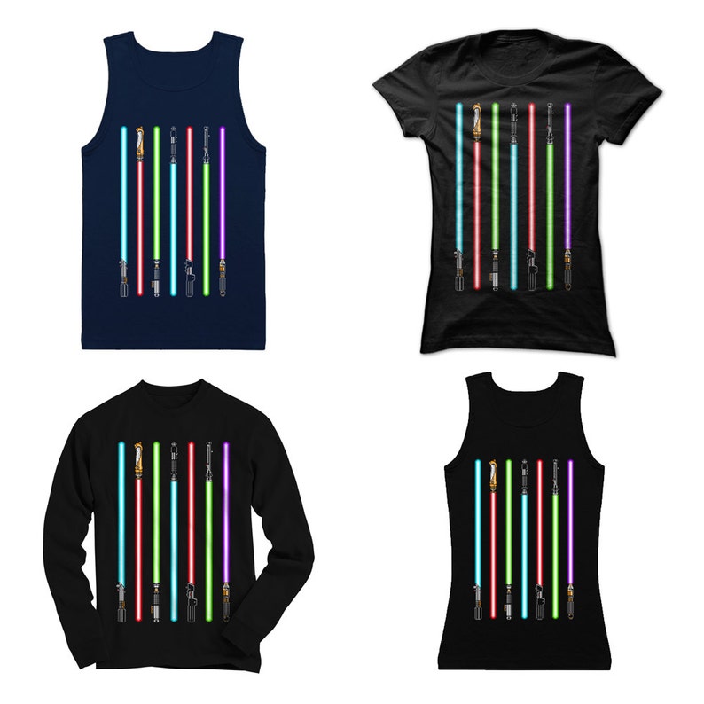 Puede incluir: Cuatro estilos diferentes de camisas con una l&iacute;nea de sables de luz de colores. Las camisas est&aacute;n disponibles en negro, azul marino y blanco.