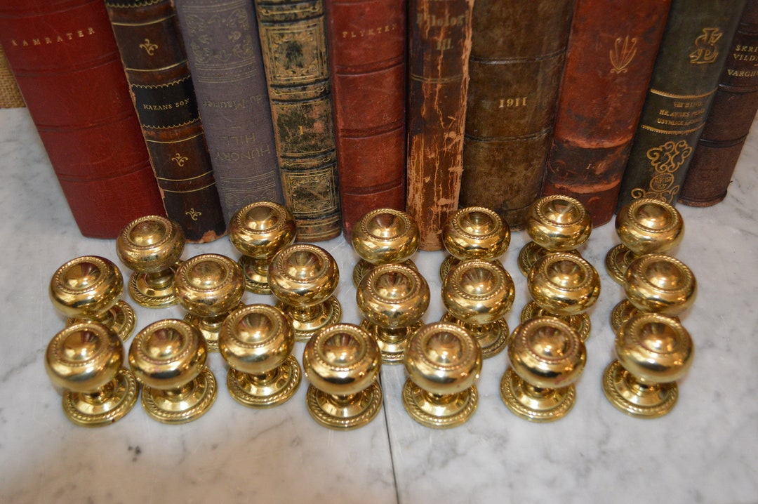 Vintage Set of 20 Brass Knobs With Backplates Furniture Etsy