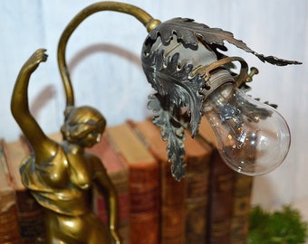 【真鍮製】Art Nouveau 女性像ランプ Art'd Fransサイン入 真鍮製】Art Nouveau 女性像ランプ Art´d Fransサイン入 【公式通販】
