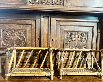 Jedna zabytkowa półka na książki z drewna bambusowego, dwie podpórki do książek dostępne