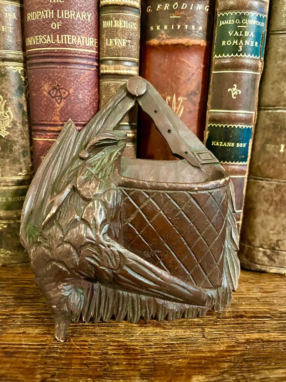 置物 wild fancy alliance Antique Black Forest German Carved Wood Bird Hunt Bag Wall Pocket