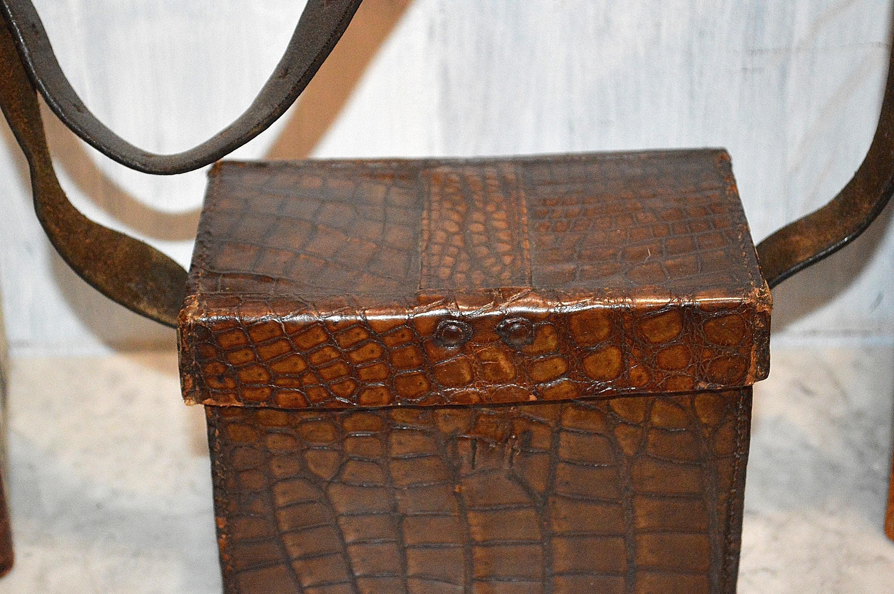 Crocodile　　CASE　ANTIQUE Antique English Crocodile Case - Royal Antiques