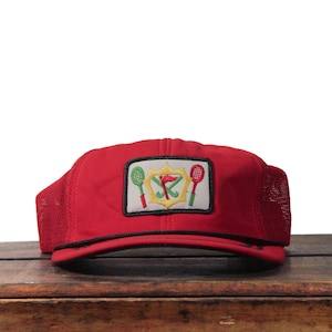 Vintage Trucker Hat Snapback Baseball Cap Minimal Generic Golf Course Tennis Club Flag Logo Clubs Balls Patch