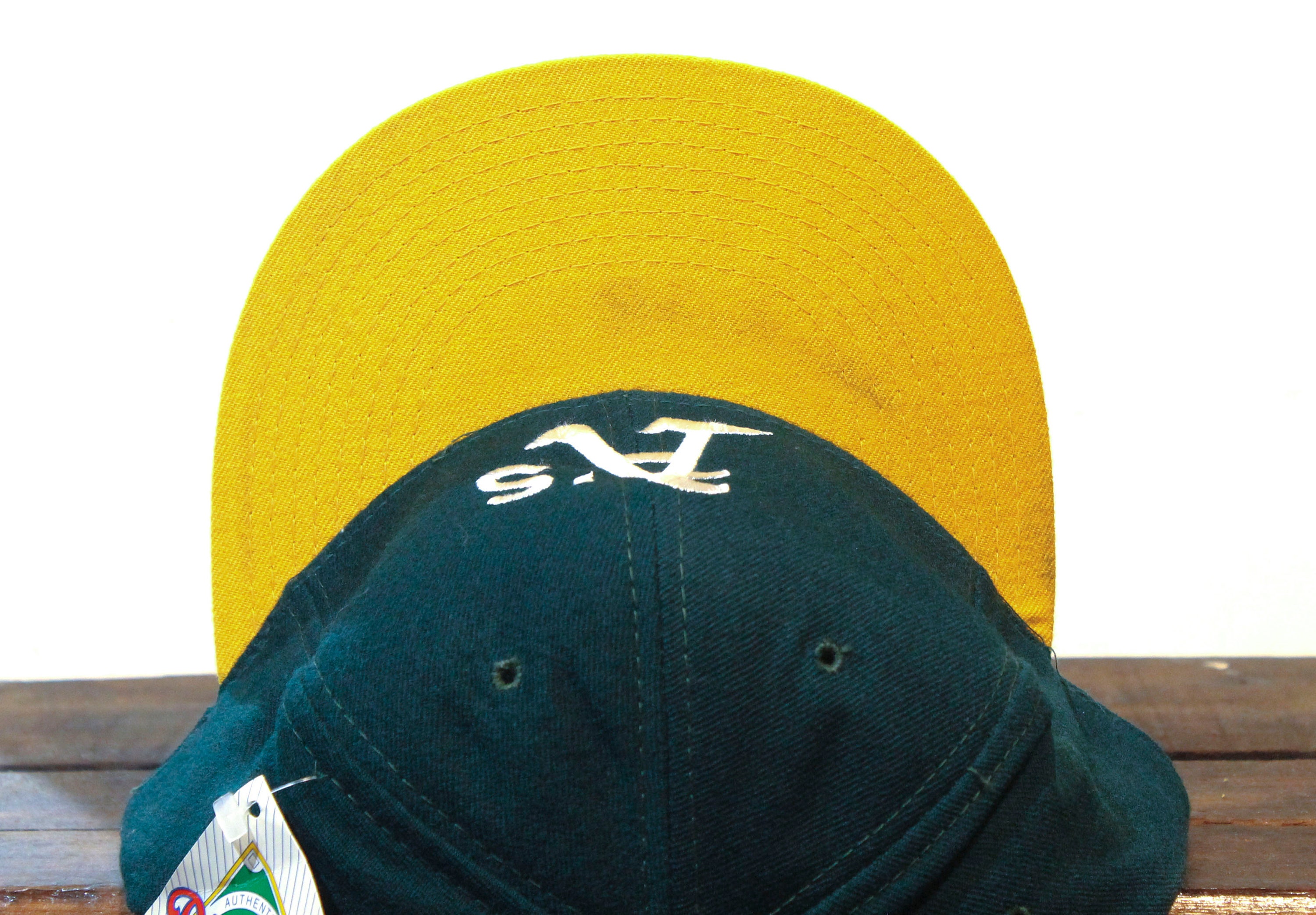 Vintage Deadstock NWT 90s Oakland Athletics A's MLB Vintage Deadstock NWT 90s Oakland Athletics A's MLB