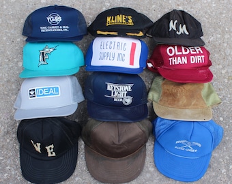 Lote variado de gorras de camionero desgastadas vintage, una docena de gorras de béisbol Snapback, colección al por mayor - DAÑADAS - ¡Se venden TAL CUAL!