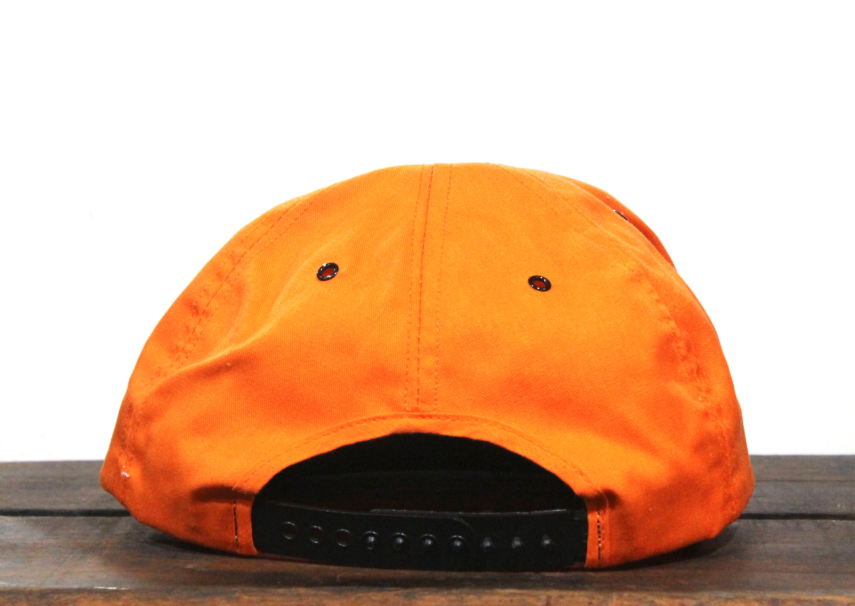 Chapeau Vintage 1990s Montreal Calèche - Nylon Satiné Brillant, Fermeture Zip, Neuf Sans étiquette