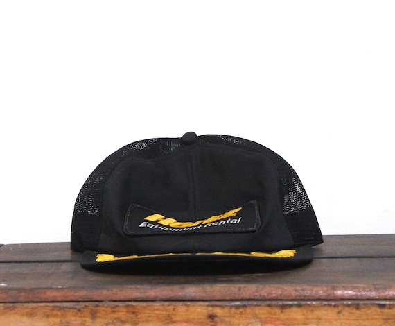 Casquette Trucker Vintage Hertz Penske - Foam Front, Mesh Arrière - Snapback Adjustable - Occasion