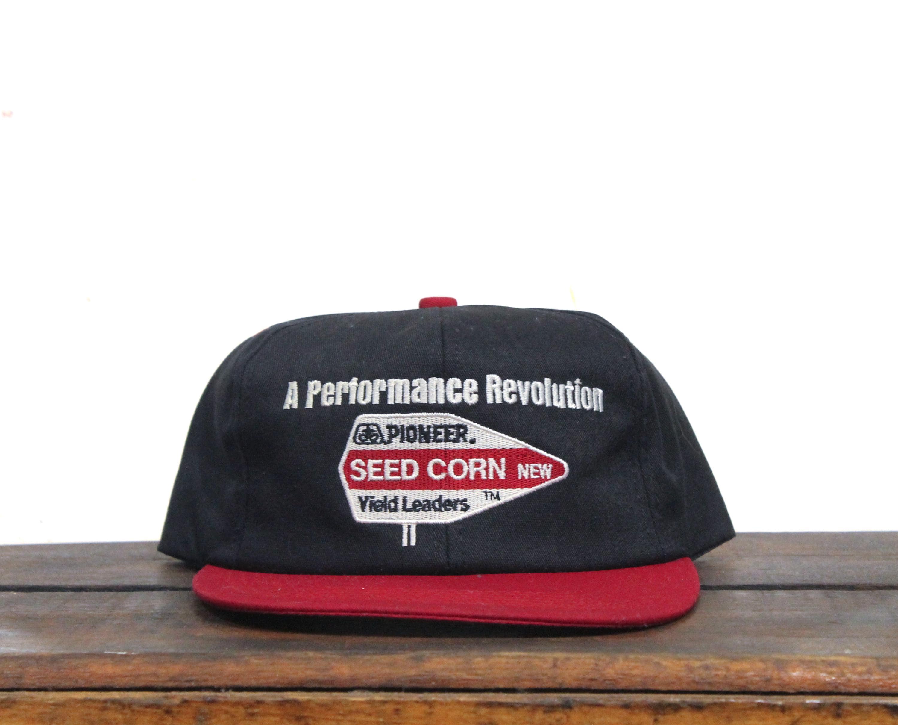 Vintage Trucker Hat Snapback Baseball Cap Pioneer Seed Corn  VTG Croplan Genetics Seed Hat Snapback Cap Farmer Farming Embroidered Hunting main image 0