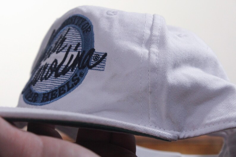 Cappellino da baseball vintage Y2K UNC University Of North Carolina Tar Heels NCAA College Sports The Game Circle Logo Snapback. immagine 6