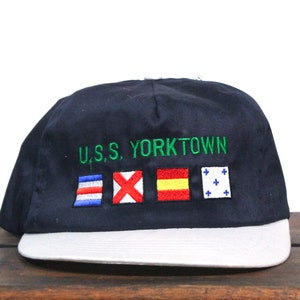 Vintage USS Yorktown vliegdekschip marine militaire schip boot veteraan nautische vlaggen trucker hoed snapback baseball cap