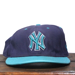 Vintage Distressed New York Yankees New Era 59 Fifty Fitted Baseball Cap 7 1/2 Teal Purple