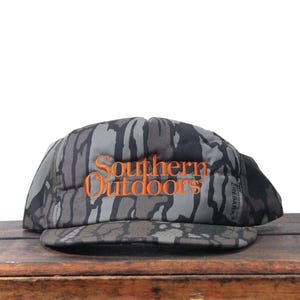 Vintage Trucker Hat Snapback Baseball Cap Southern Outdoors Magazine Hunting Fishing Outdoors Treebark Camo Camouflage Deer Buck USA Made