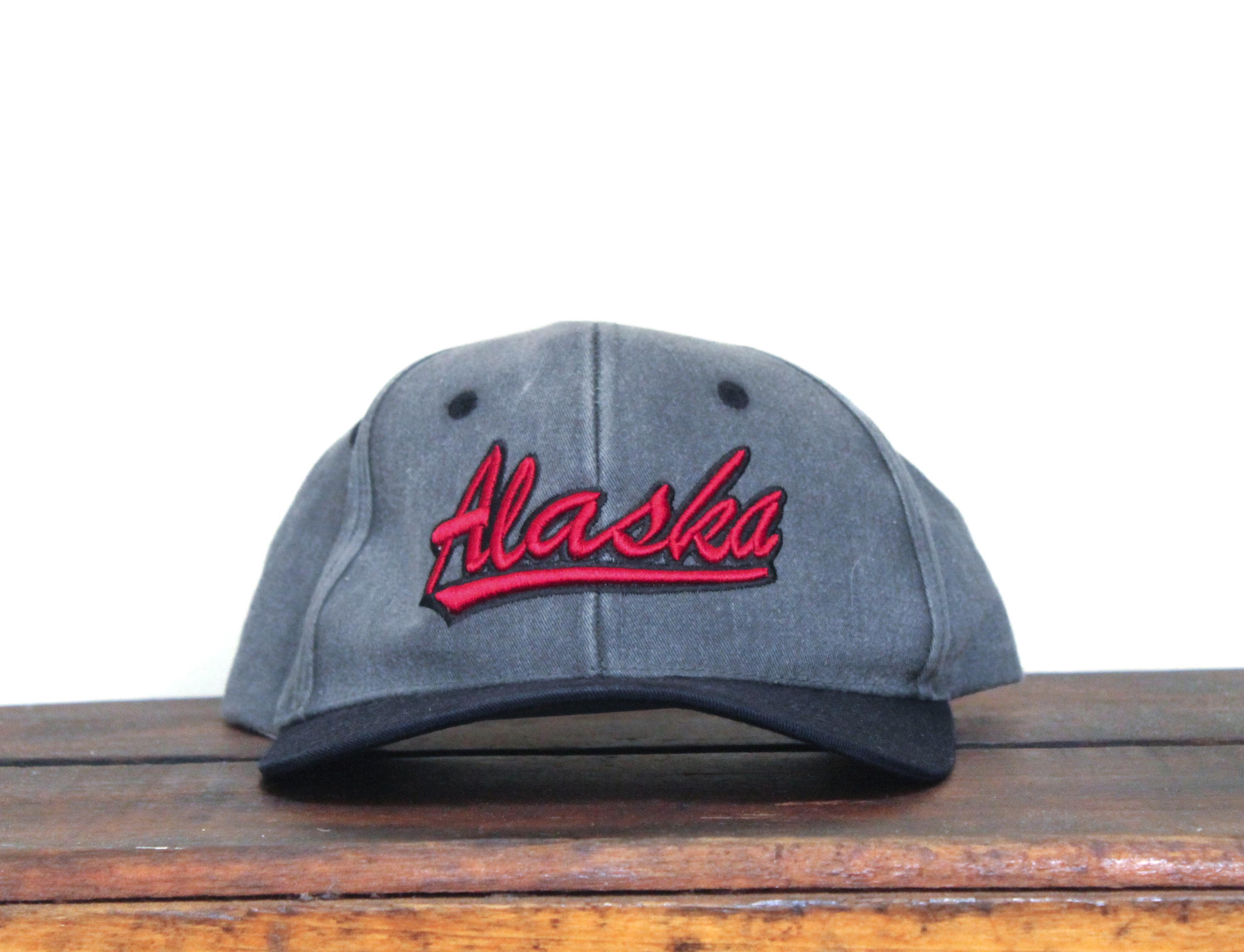 90s Alaska スーベニアキャップ Vintage 90s Washed Out Alaska Script Northern State Wildlife