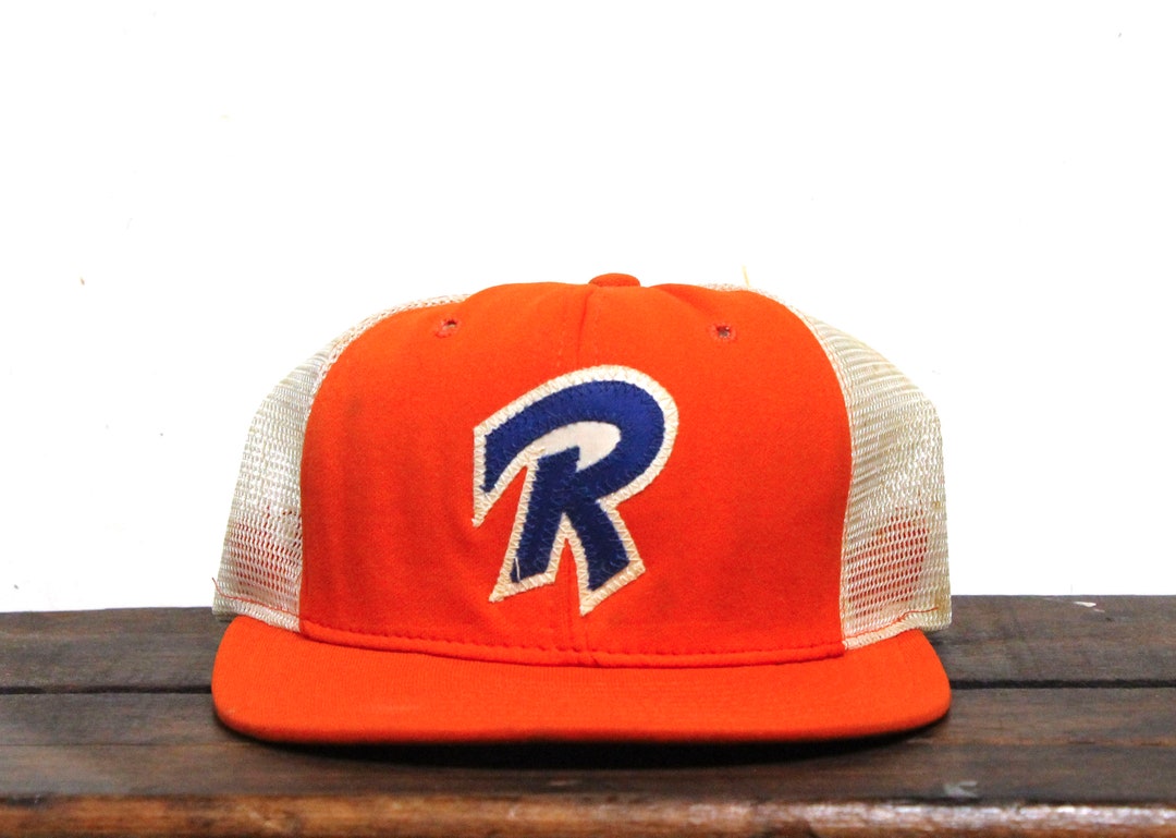 Vintage Distressed Small 80s R Logo Letters Initials School Sports