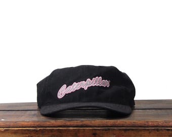 Vintage Y2K ongestructureerde strapback hoed baseballcap echte gelicentieerde Caterpillar Cat Diesel Power dealer bouwmachines roze sprankelend