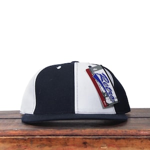 Gorra de béisbol ajustada con bloques de color Y2K: gorra de béisbol lavada en blanco y negro, talla 7 3/8