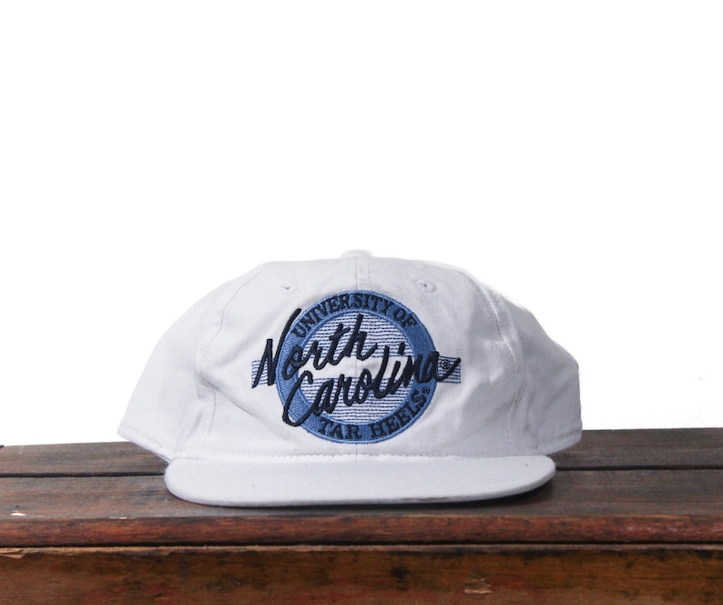 Cappellino da baseball vintage Y2K UNC University Of North Carolina Tar Heels NCAA College Sports The Game Circle Logo Snapback. immagine 1