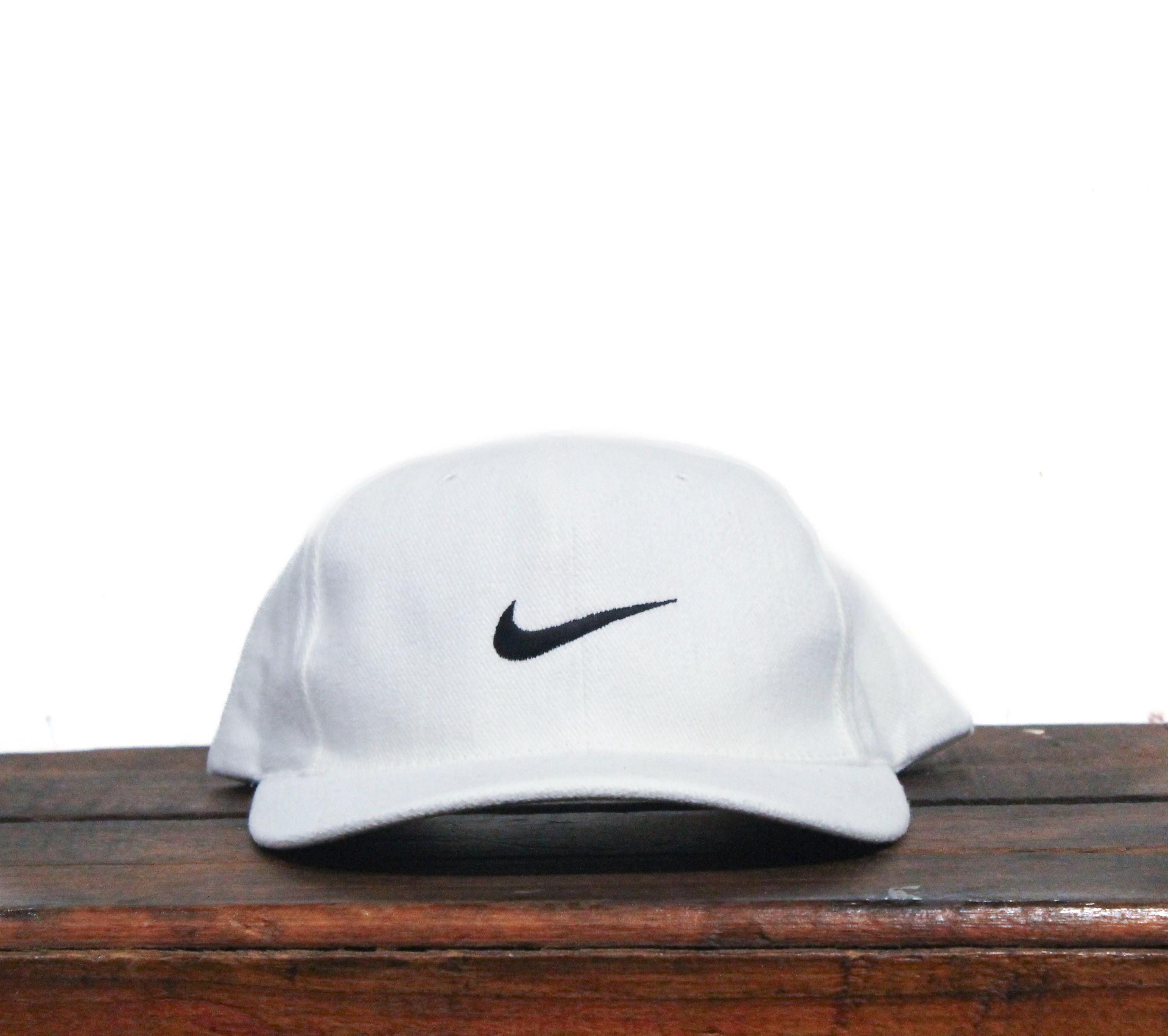 Vintage 90s Nike Minimal Athletic Apparel Swoosh Logo Just Do It