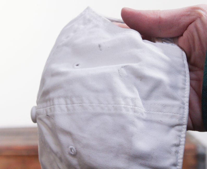 Puede incluir: Un letrero de madera r&uacute;stico con el texto "Welcome to our home" en letras blancas. El letrero presenta un acabado envejecido y un dise&ntilde;o sencillo y acogedor, perfecto para un porche o entrada.