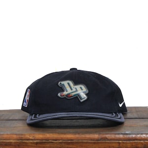 Vintage Distressed 90s Detroit Pistons Michigan NBA Basketball Team Nike Swoosh Strapback Hat Baseball Cap