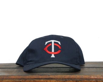 VTG 1950s MLB SMALL Navy Wool Blend Felt Minnesota Twins BASEBALL CAP USA Flaws VTG 1960s MLB LARGE Navy Wool Blend Felt Minnesota Twins  main image 4