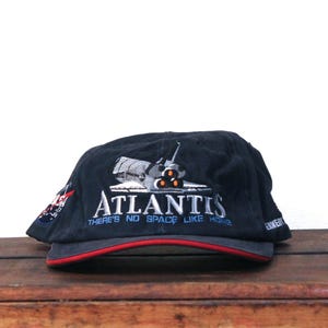 Boné de beisebol vintage dos anos 90, ônibus espacial Atlantis, foguete do Centro Espacial Kennedy, logotipo da NASA Meatball, boné desestruturado com alça traseira