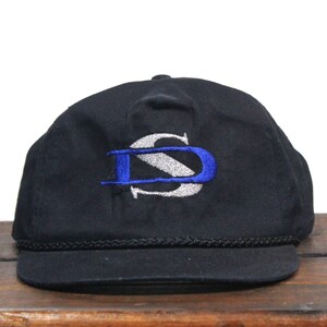 Gorra de béisbol vintage tipo camionero con cierre a presión, con iniciales del logotipo de la letra DS SD, músico y banda.