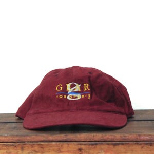 Vintage 90s Unstructured Strapback Hat Baseball Cap Gear For Sports Clothing Store Brand Licensed Sports Apparel