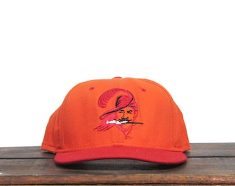 Vintage 90s Tampa Bay Bucs Buccaneers Florida Fútbol NFL Nueva Era Snapback Sombrero Gorra de Béisbol Hecho en EE.UU.