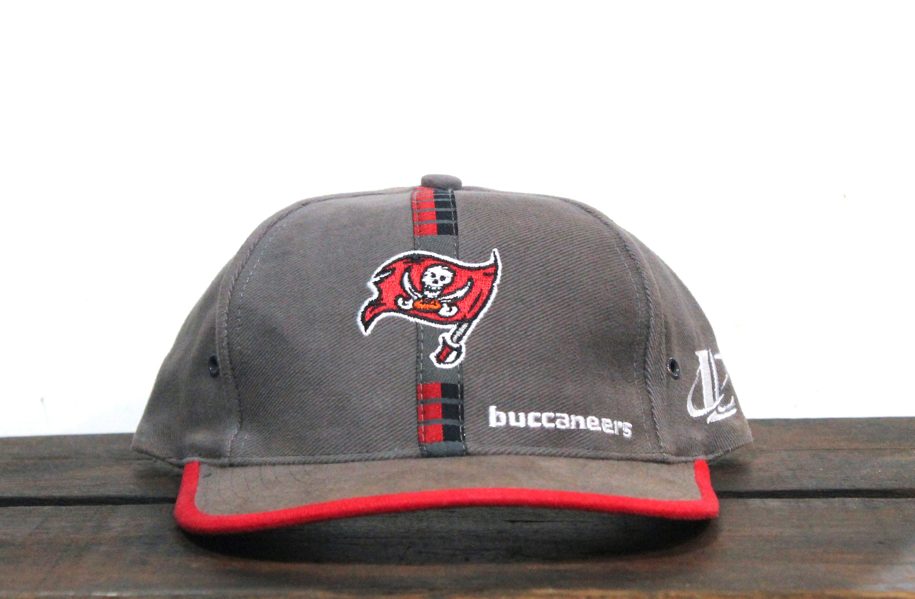 Vintage Sports Specialties Single Script Tampa Bay Buccaneers Snapback Hat NFL