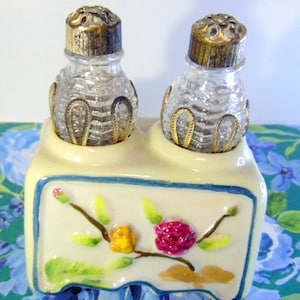 small set glass salt & pepper shakers in porcelain base, Made in Japan, Vintage kitchen collectibles, with Woolworth&#39;s price sticker