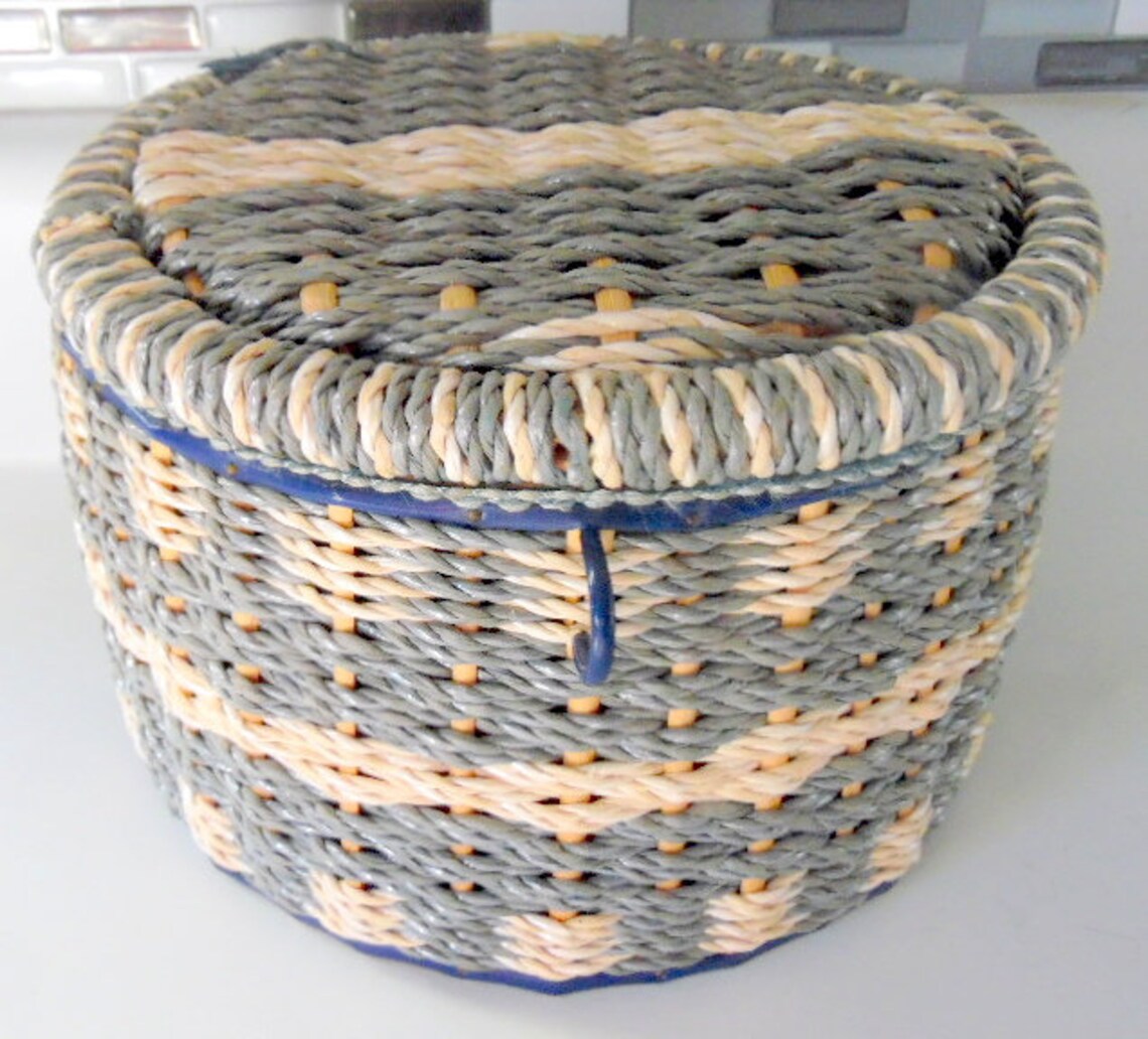 Small Vintage Blue & Ivory Colored Woven Sewing Basket Hinge Etsy