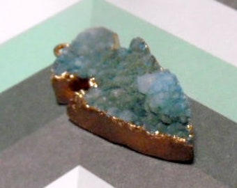 Turquoise green titanium crystal agate Druzy Quartz arrowhead, jewelry making, craft supplies, turquoise pendant, gold wrap