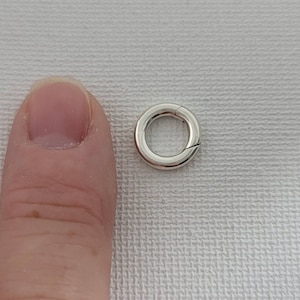 Small 11.7mm Sterling Silver Hinged Round Clasp Charm Holder,Silver Clasp Pendant,Hinge Pendant Holder,Hinged Charm Holder,Tiny Hinged Clasp