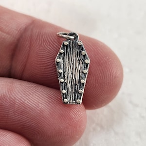 Small Sterling Silver Wood Coffin Charm, Halloween Coffin Charm, Silver Spooky Charm, Silver Coffin Necklace Charm, Silver Halloween Charm