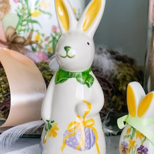 Decoración de conejito de Pascua de cerámica pintada a mano, regalo único.