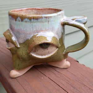 Mug Œil de créature d'Olive Pond
