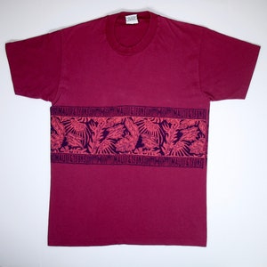 Maui & Sons T Shirt, Medium Hawaii Tee, Single Stitch Surfer, Floral Fuchsia Magenta ocean beach 80s 90s