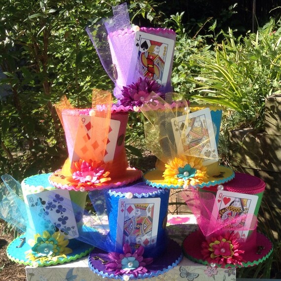 A Busy Mom's Blog: Mad Hatter Tea Party Decorations DIY