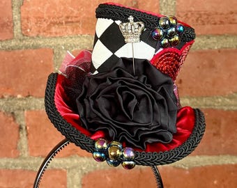 Black & Red Queen of Hearts Mini Top Hat Fascinator | Whimsical Mad Hatter Tea Party Headband | Derby Hat | Headpiece | High Tea | (4" Tall)