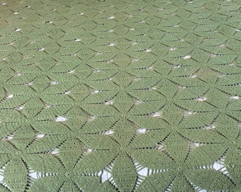 Green Crochet tablecloth Vintage Bedspread