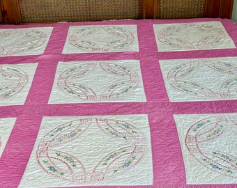 Hand Quilted quilt, Vintage pink and white embroidered wreath quilt