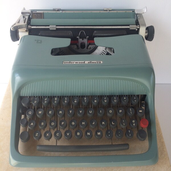 Typewriter Olivette Underwood Studio 44 Portable Case Teal Blue Industrial Vintage Typewriters