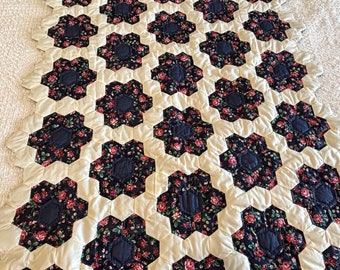 Hand quilted Flower Garden pattern