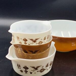 Pyrex Early American  and Cinderella  Bowl