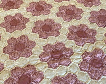 Hand Quilted Quilt Flower Garden Quilt Scalloped Edge Quilt Quilted Wallhanging Mauve and Marsala Quilt Gifts For Her,