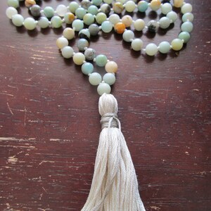 108 Mala Beads with Amazonite, Hand Knotted Long Tassel Necklace, Yoga Jewelry, Buddhist Prayer Beads afbeelding 2