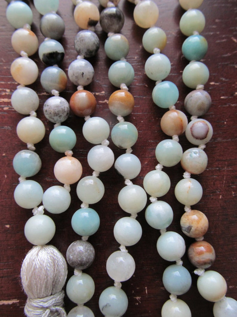 108 Mala Beads with Amazonite, Hand Knotted Long Tassel Necklace, Yoga Jewelry, Buddhist Prayer Beads afbeelding 3