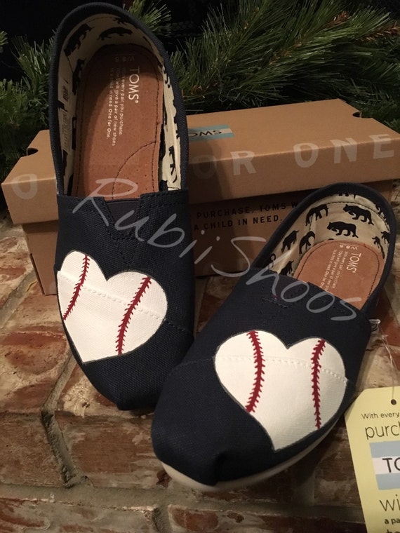 toms baseball shoes