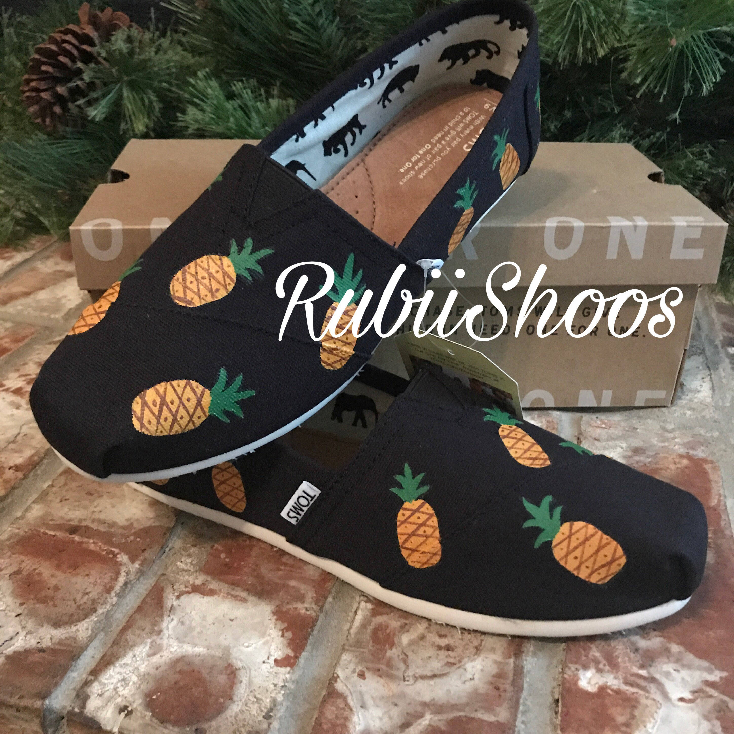 Pineapple hotsell toms shoes